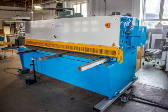 Gilotyna hydrauliczna nożyce gilotynowe do blach 6mm KHT 3206 C